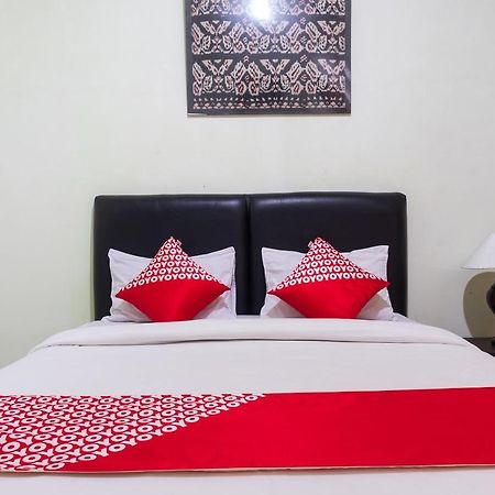 Super Oyo 1682 Greenia Hotel Kupang  Exterior photo