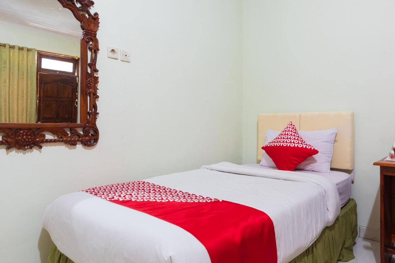 Super Oyo 1682 Greenia Hotel Kupang  Exterior photo