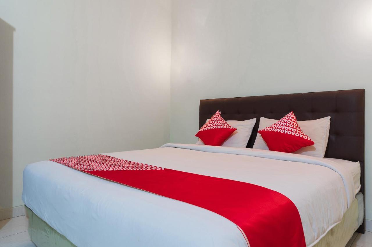 Super Oyo 1682 Greenia Hotel Kupang  Exterior photo