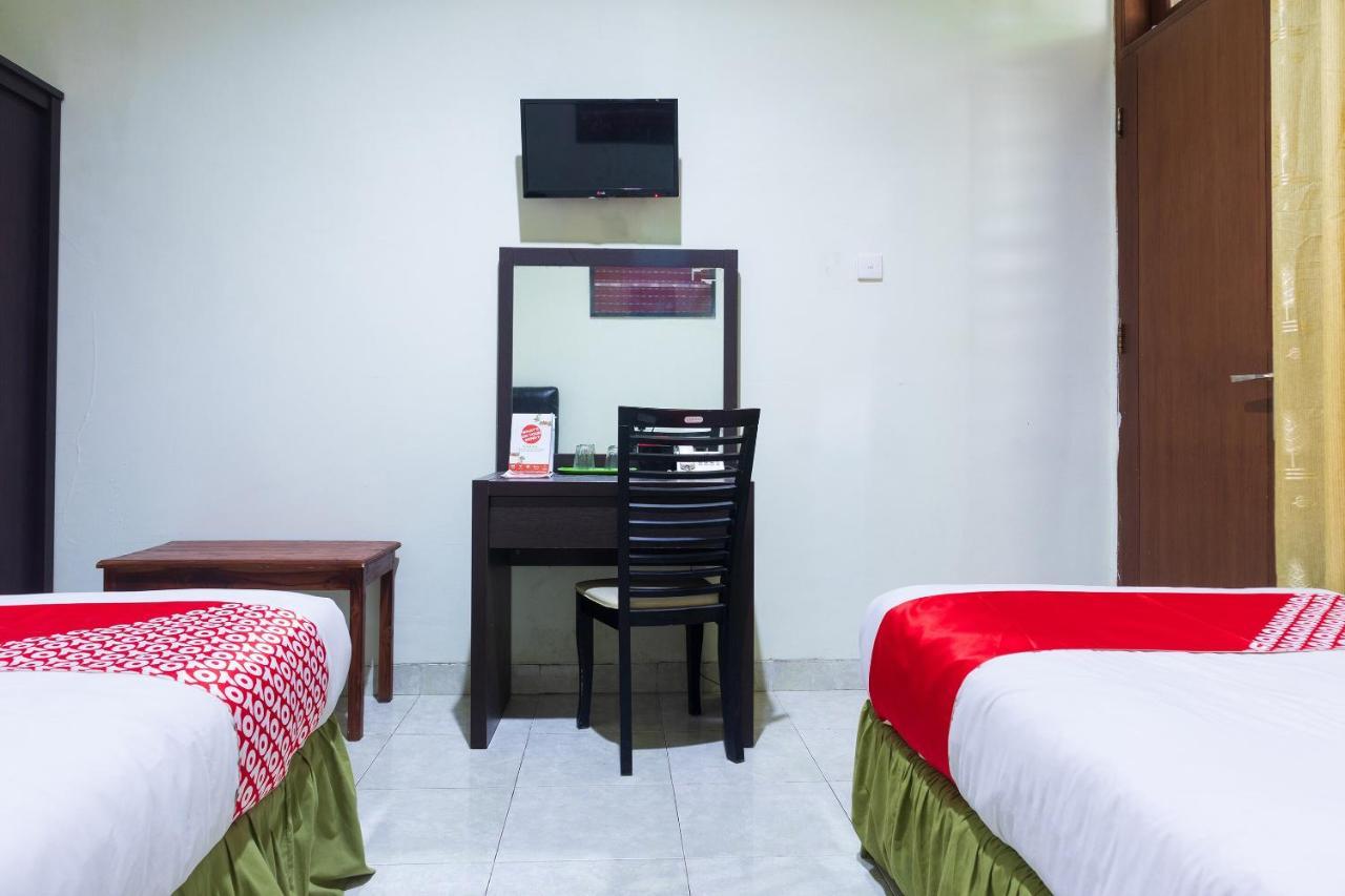 Super Oyo 1682 Greenia Hotel Kupang  Exterior photo