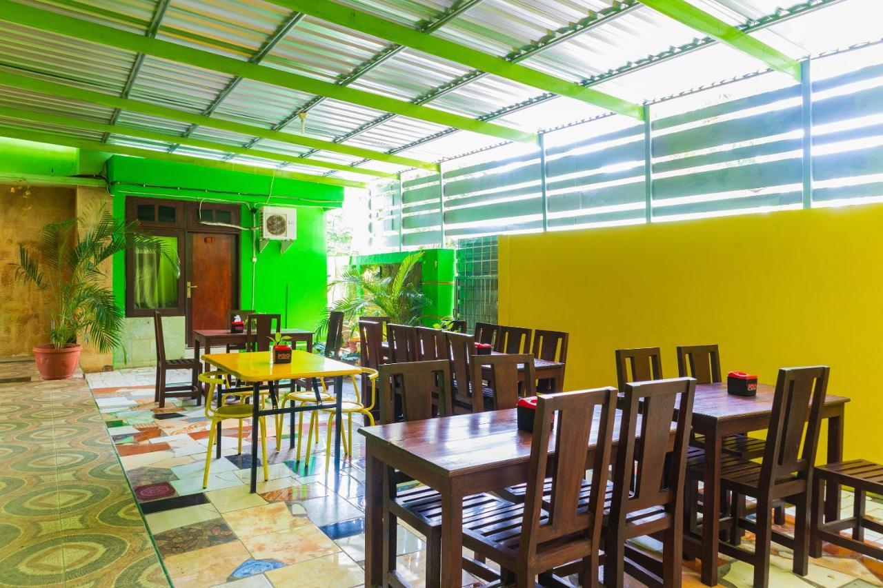 Super Oyo 1682 Greenia Hotel Kupang  Exterior photo
