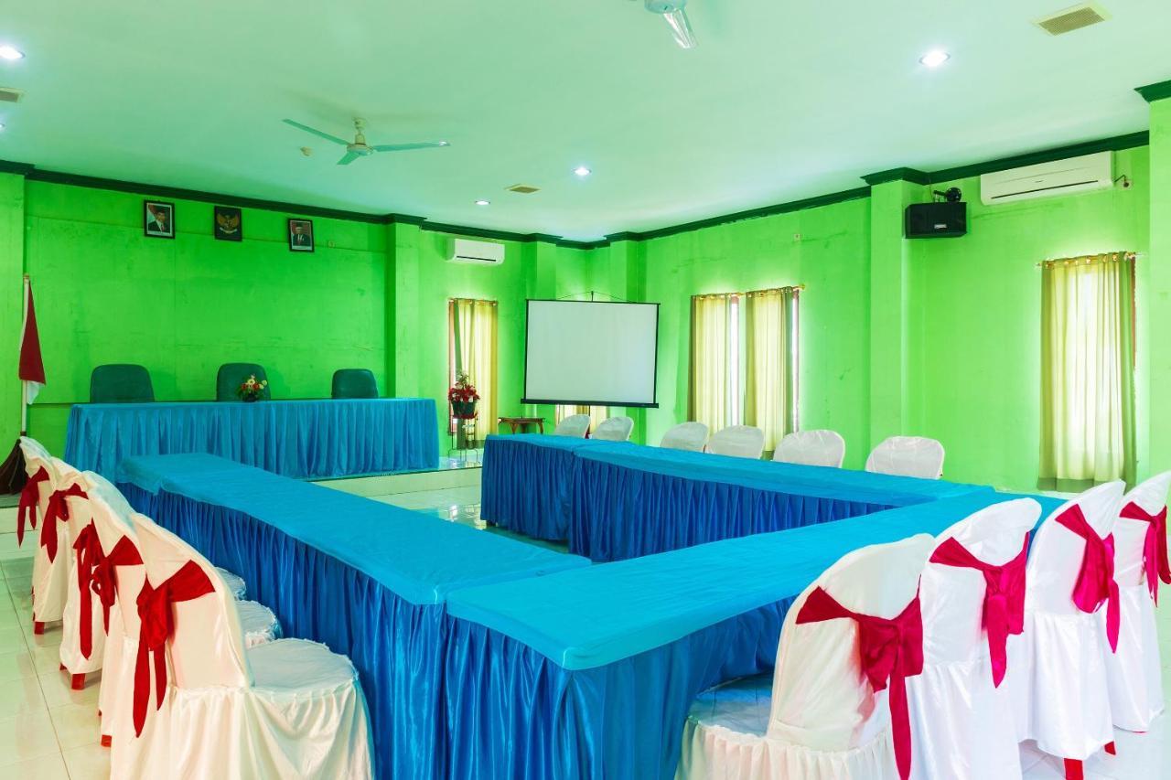 Super Oyo 1682 Greenia Hotel Kupang  Exterior photo