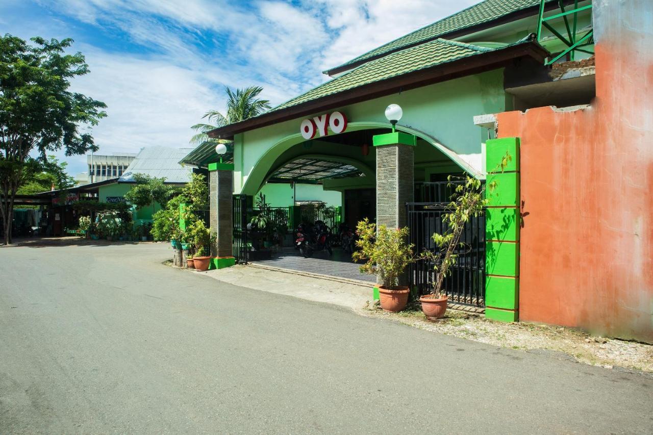 Super Oyo 1682 Greenia Hotel Kupang  Exterior photo