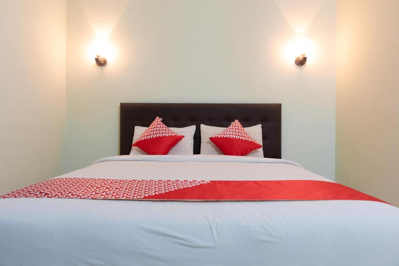 Super Oyo 1682 Greenia Hotel Kupang  Exterior photo