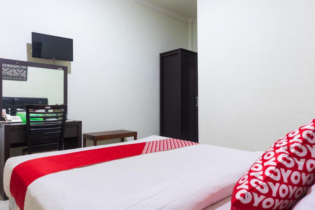 Super Oyo 1682 Greenia Hotel Kupang  Exterior photo