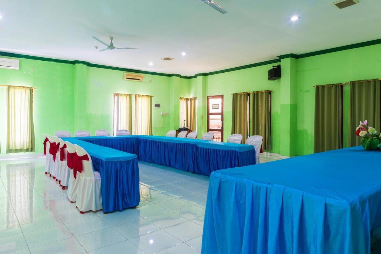 Super Oyo 1682 Greenia Hotel Kupang  Exterior photo