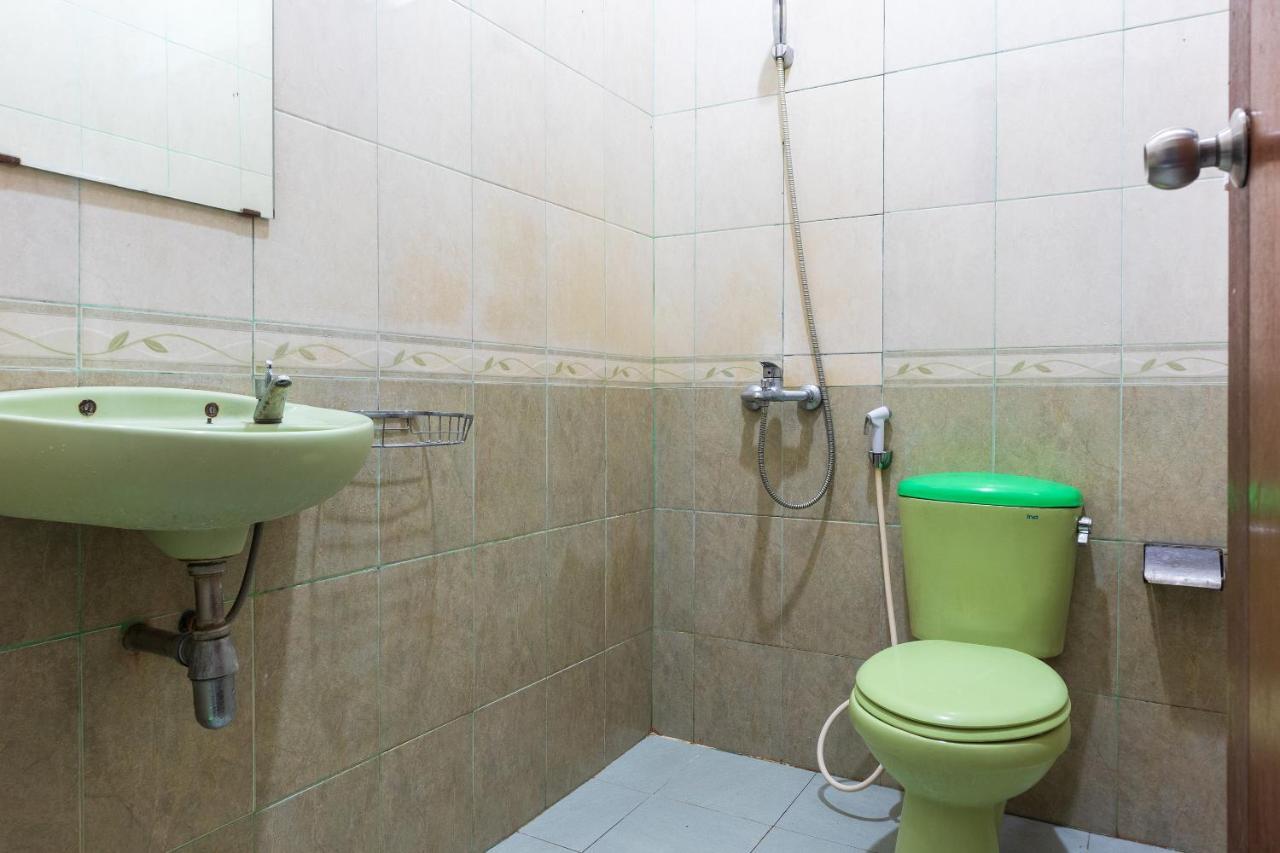 Super Oyo 1682 Greenia Hotel Kupang  Exterior photo