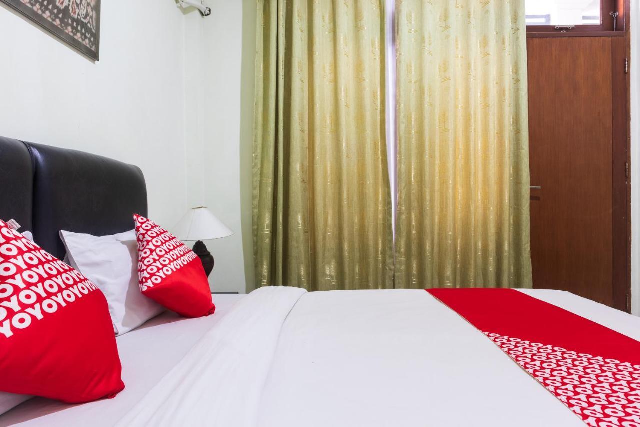Super Oyo 1682 Greenia Hotel Kupang  Exterior photo